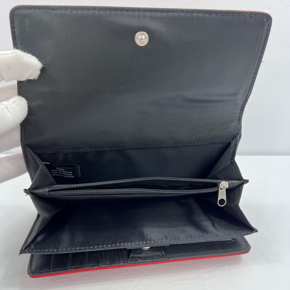 ⭐️TAHARI💯 WOMENS RED, WALLET, VEGAN LEATHER, RFID PROTECTED LINING - Picture 8 of 16